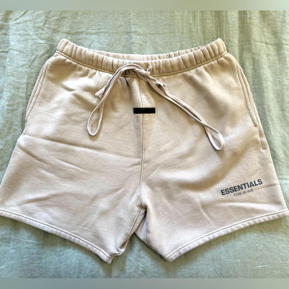 Essentials Fear of God Shorts L